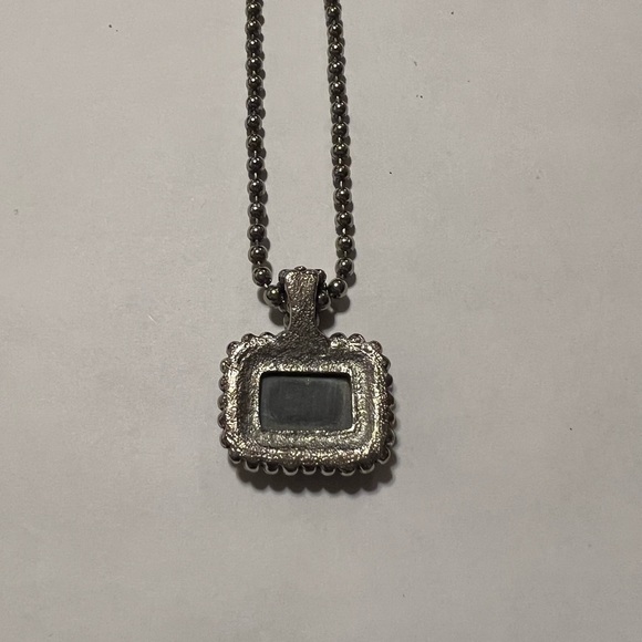 Square cats eye glass necklace - Picture 5 of 5